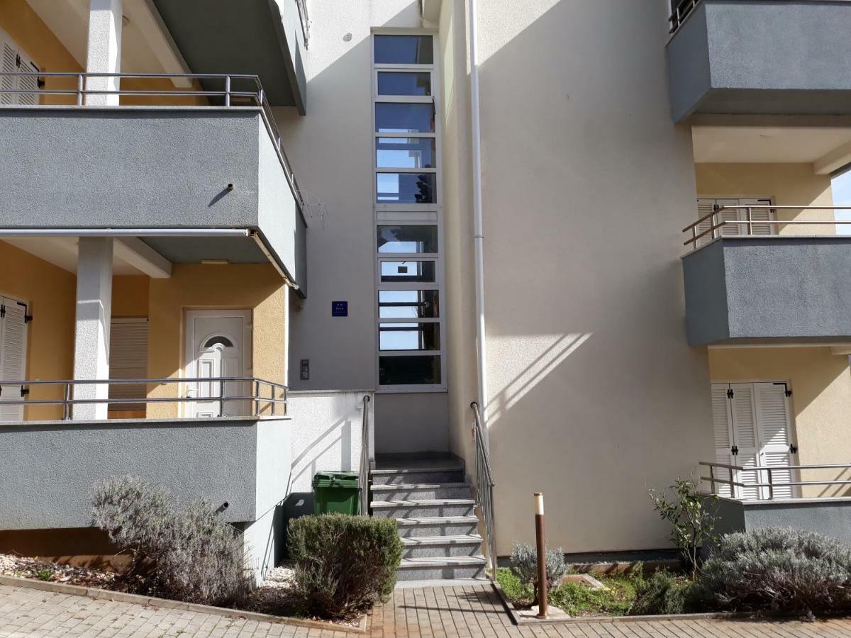 Apartments Puky Dreams Novalja Buitenkant foto